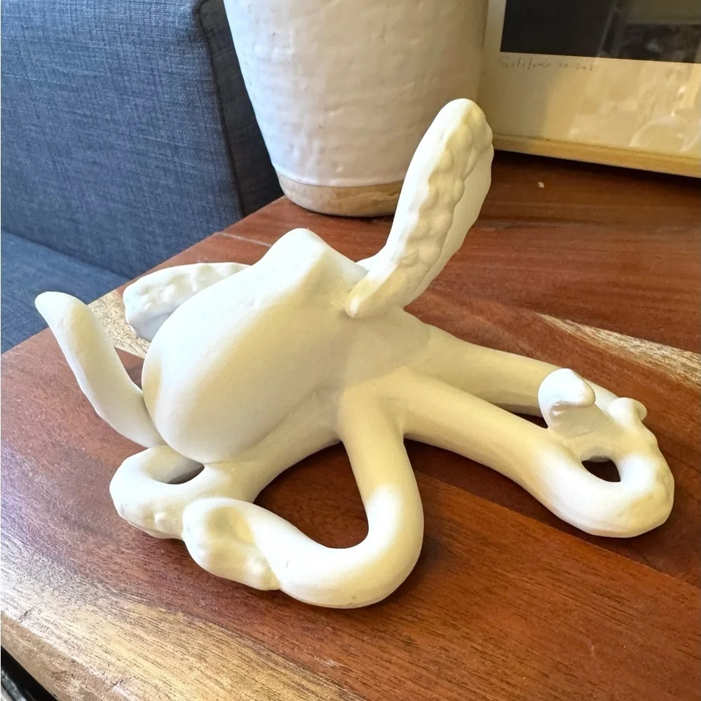 Creative Co-Op Decorative Bisque Stoneware Octopus Table Topper White - Picture 4 of 8